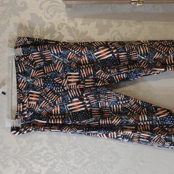 LuLaRoe Pants - Lularoe patriotic leggings 12/18